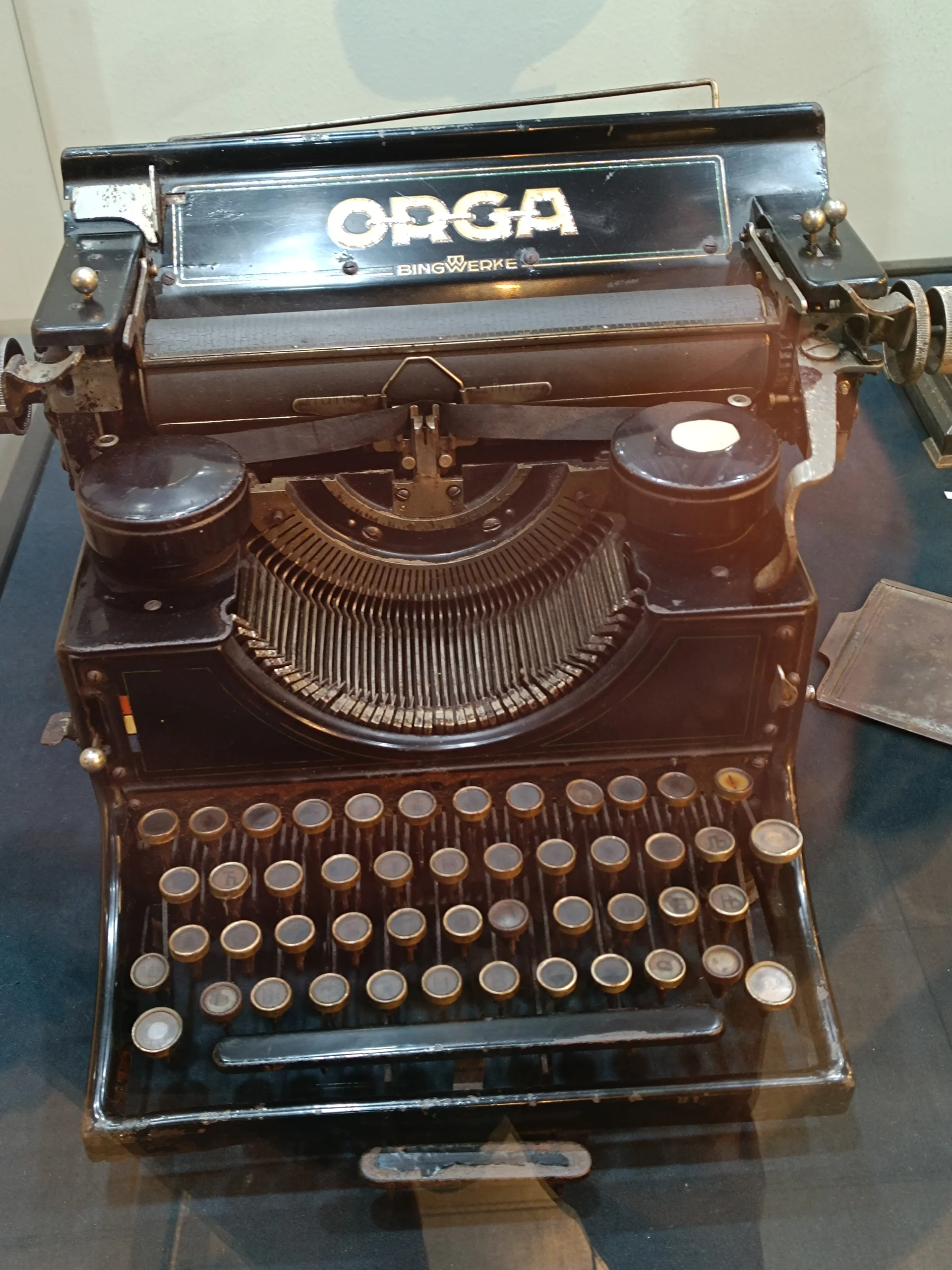 Машина за куцање ORGA, почеток на 20 век